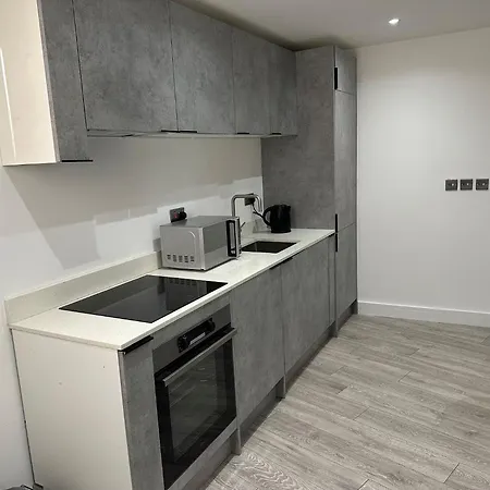 Apartment In Luton Town Centre Exterior photo