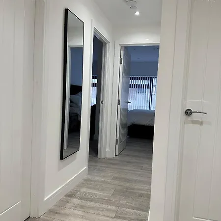 Apartment In Luton Town Centre Exterior photo