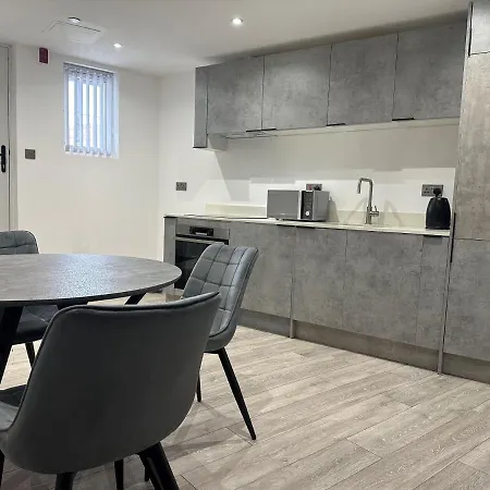 Apartment In Luton Town Centre Exterior photo