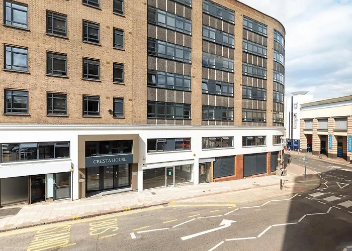 Apartment In Luton Town Centre